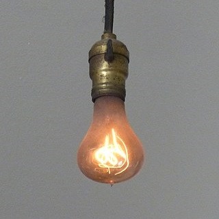 320px-Centennial-Light-Bulb-pendant-light-in-Livermore-CA-2016 - LedStore 320px-Centennial-Light-Bulb-pendant-light-in-Livermore-CA-2016