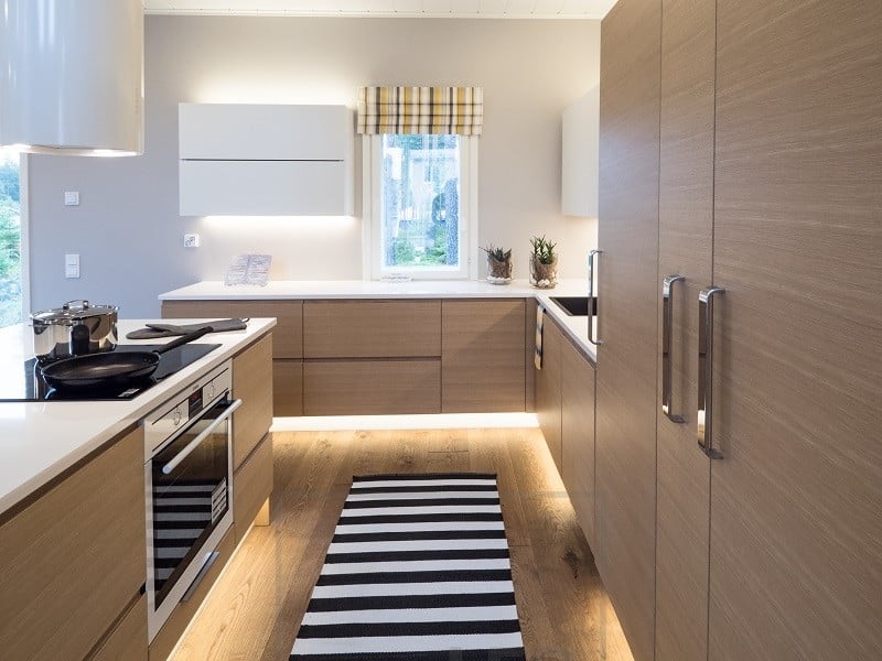 Led profiilia monessa paikassa - LedStore Led profiila monessa paikassa. Led profiili keittiössä