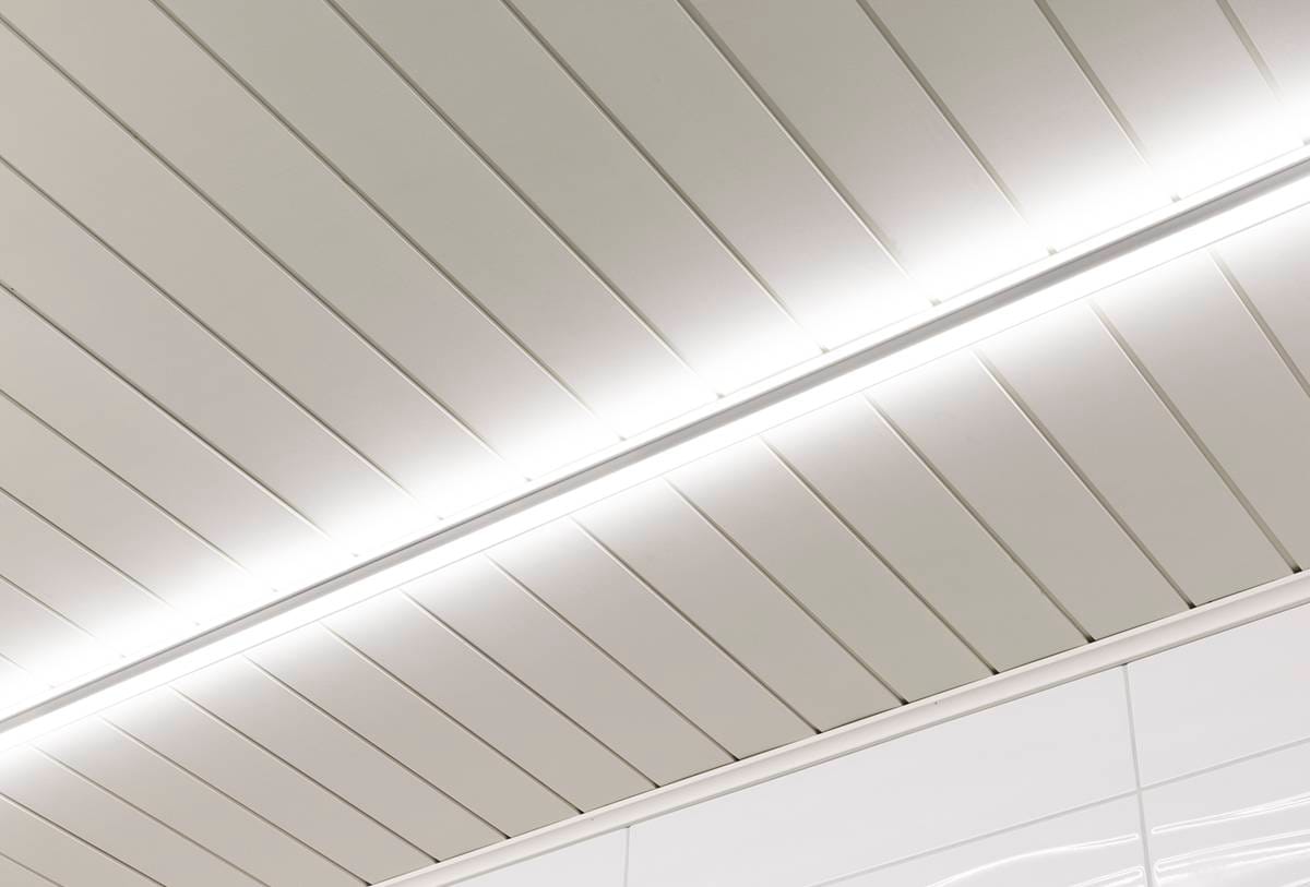 kansikuva Innovatiivinen - LedStore LedStore.fi tarjoaa modernia kattovalaistusta, johon kuuluu, rinnakkaiset saavat eloa keskellä kulkevasta LED-valaistusrivistä. Sileä pinta, joka suorakaiteen muotoisista paneeleista, riittävätilan puhdasta ja minimalistista estetiikkaa täydellinensti.